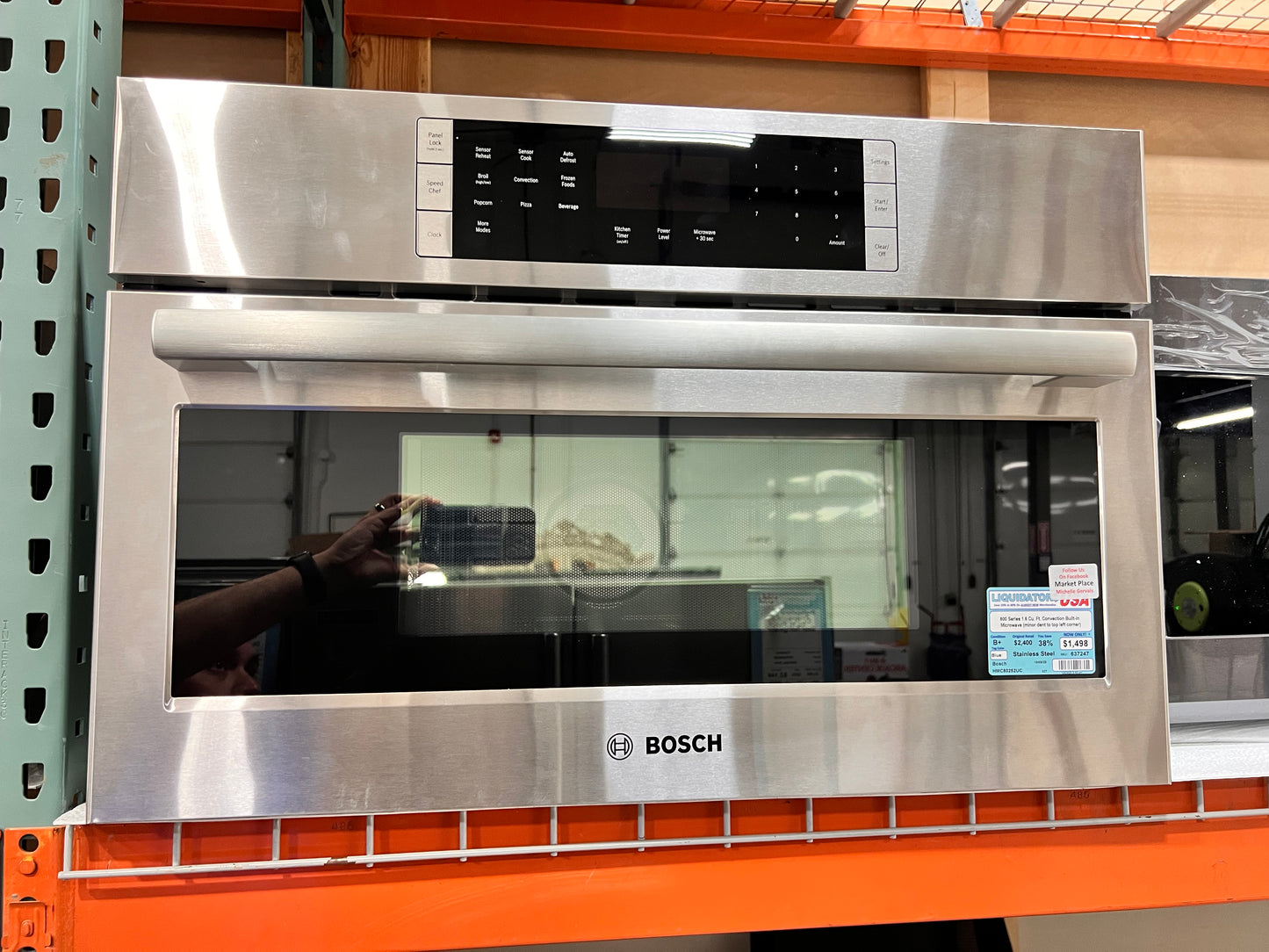 800 Series 1.6 Cu. Ft. Convection Built-In Microwave (minor dent to top left corner)