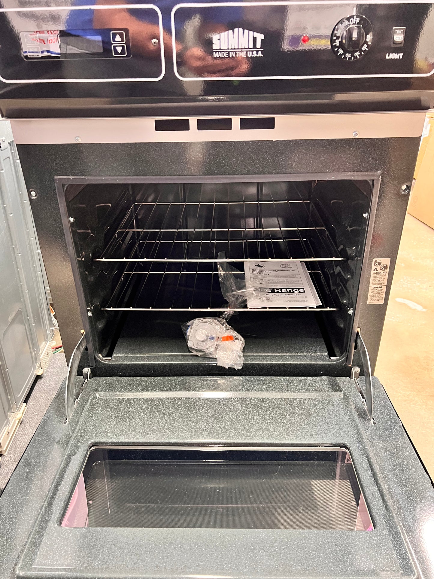 24" Built-In Single Gas Wall Oven